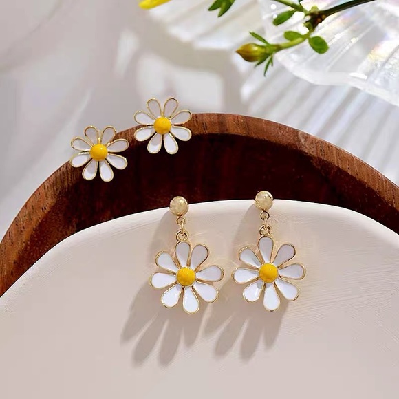 Jewelry - Daisy earrings